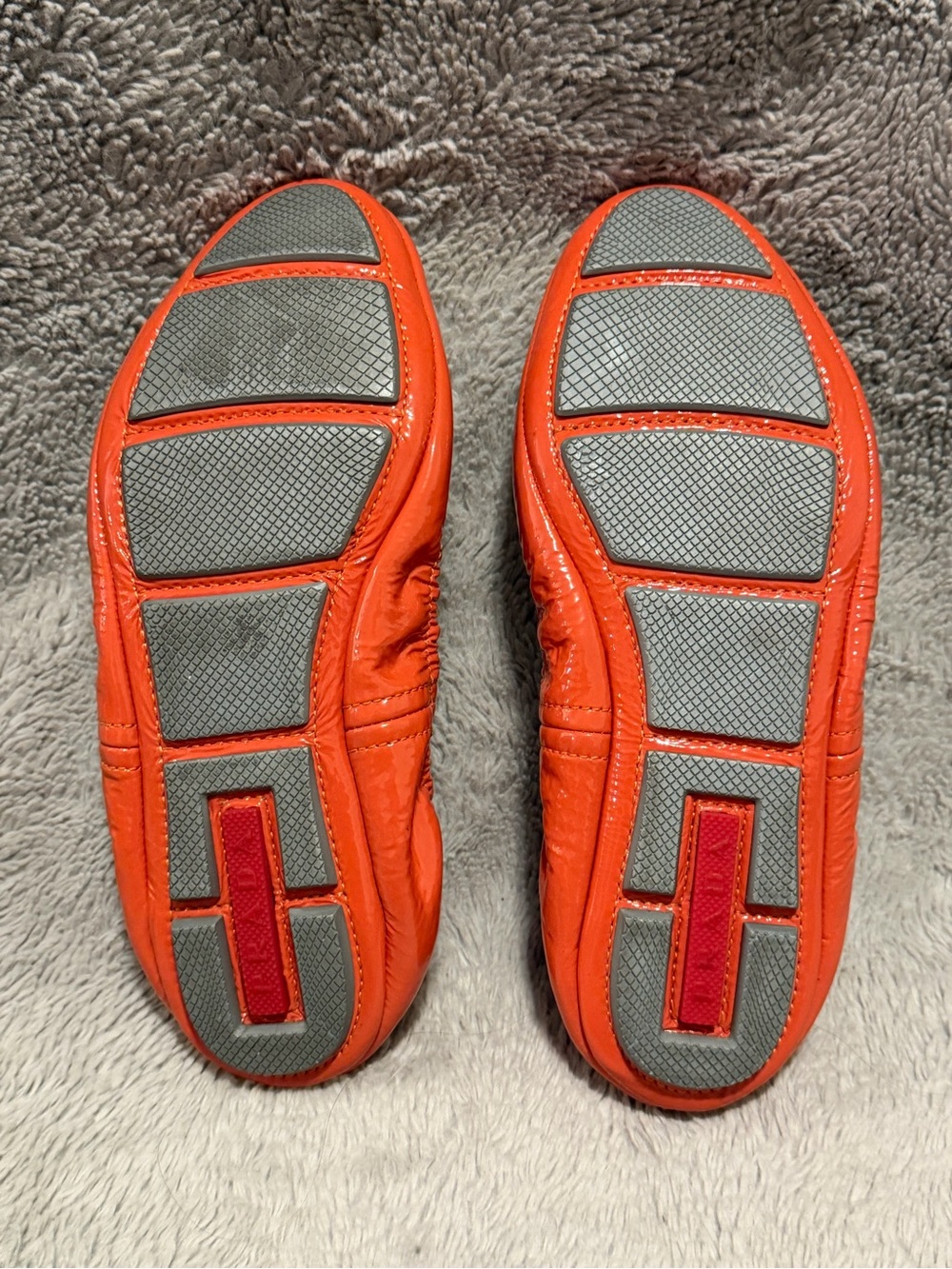 Prada Ballet Flats Womens 36.5 US 6.5 Orange Patent Leather Scrunch Slip Ons - Picture 6 of 13